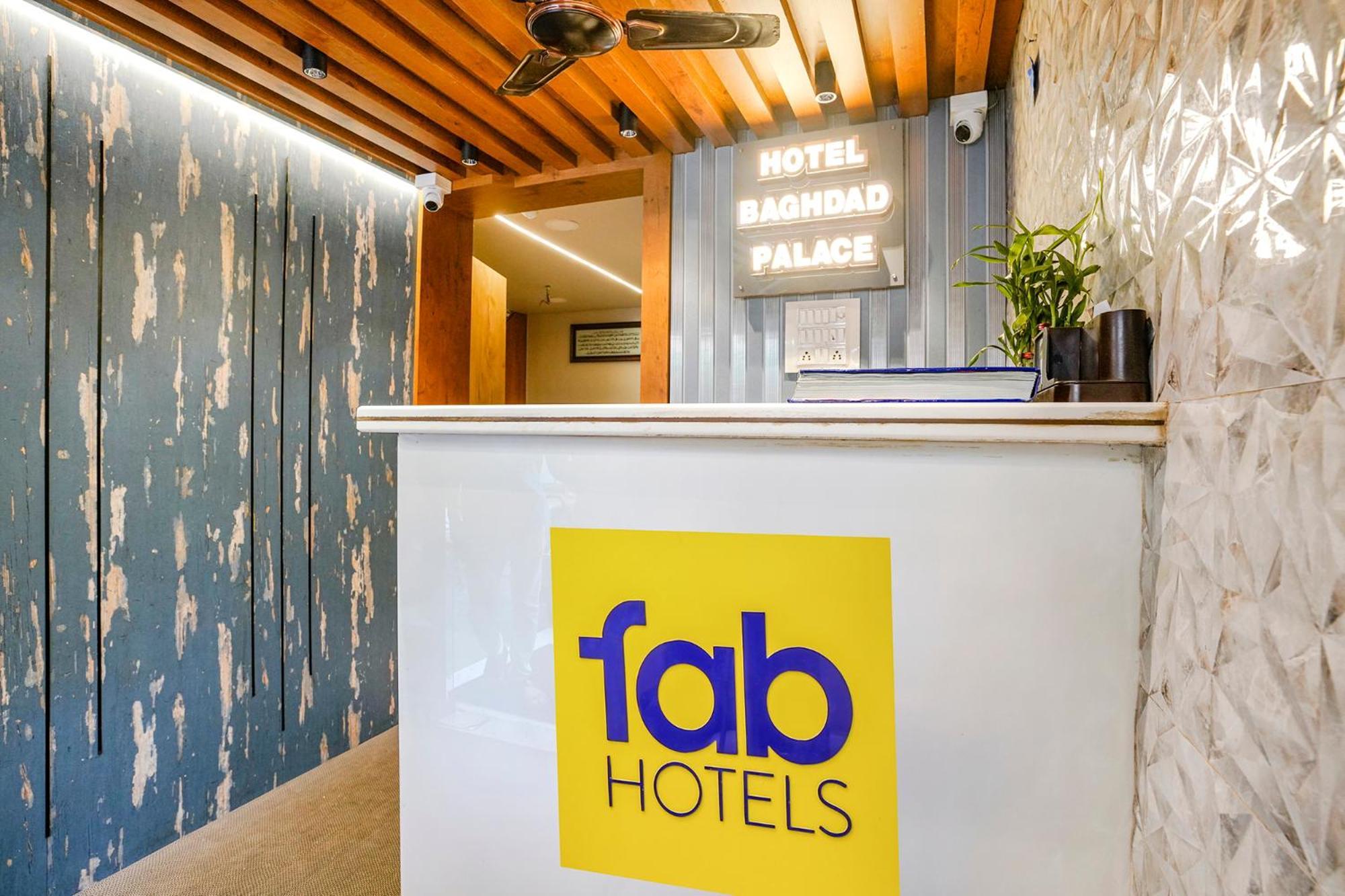 Fabexpress Baghdad Palace Hotel Мумбай Екстериор снимка